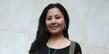 November Nikah, Emma Waroka Tak Fokus Laporkan Alex