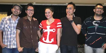 Andrea Lee, Vokalis Baru Ecoutez