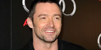 Hugh Jackman Pamer Ciuman ke Anak!