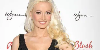 Holly Madison Asuransikan Payudaranya 1 Juta Dolar