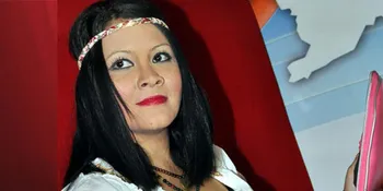 Melanie Subono Kampanye Stop Kantong Plastik