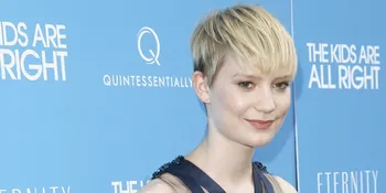 'ALICE', Tantangan Terberat Mia Wasikowska