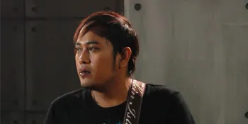 Pepeng ST12 Nyanyi Sendirian di Dahsyat