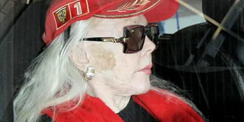 Zsa Zsa Gabor Masuk Rumah Sakit!