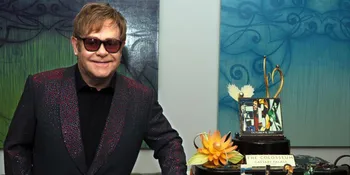 Hebat! Elton John Rayakan Konser ke-3000!