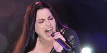 Amy Lee, The Hottest Chicks in Hard Rock!