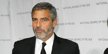 George Clooney Raih Penghargaan Actor of the Year