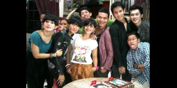 Kado Istimewa Ulang Tahun Sheza Idris