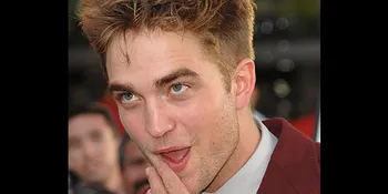 Reese Witherspoon Dapat Parsel Dari Robert Pattinson