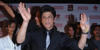 Ups! Shahrukh Khan Kesal Pada Media?