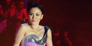 Vicky Shu Harus Pakai Boots