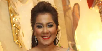 Sst! Ivy Batuta Beberkan Alasan Nikah di Amerika