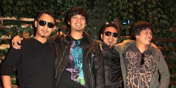 Kesepian, Ada Band Ciptakan 'Sendiri'