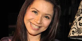 Ruth Sahanaya 'Hipnotis' Ratusan Warga Ambon