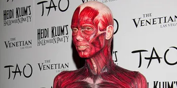 Halloween, Heidi Klum Jadi Mayat Tanpa Kulit!