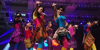 Ultah 1 Tahun, 7 Icons Tak Mau Sombong