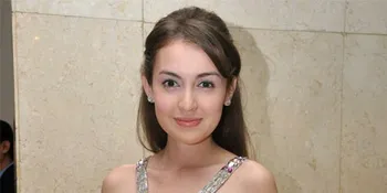 Rianti Cartwright Tak Modal Wajah Indo