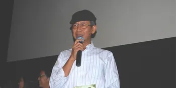 Ahmad Tohari Kritik Film Sang Penari