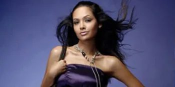 Esha Gupta Gantikan Jacqueline Fernandez di 'KRRISH 2'?