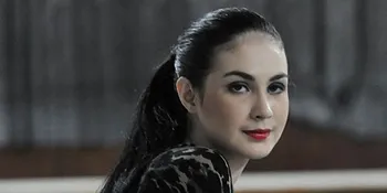 Arumi Bachsin Jadi Wartawan Bola!