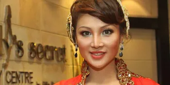 Fifie Buntaran: Andika Gumilang - Melinda Dee Nikah 2009