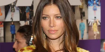 Foto Striptis Jessica Biel Tersebar di Internet