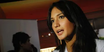 Demi Film, Nadine Chandrawinata Baru Belajar Motor