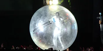 Akon Gila-Gilaan di Konser Kedua