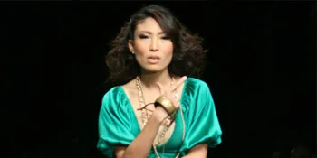Jadi Model Catwalk, Ayu Dewi Tetap Konyol