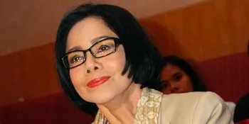 Poppy Dharsono Tak Tinggalkan Dunia Fashion