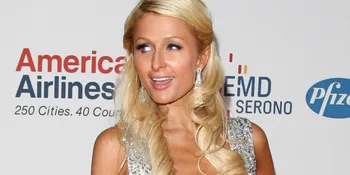 Paris Hilton Beri Steak £50 Untuk Anjing Bali!