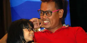 Dikalahkan Cinta, Uya Bangga