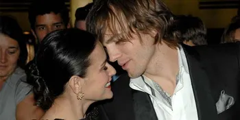 Ashton Kutcher 'Suap' Demi Moore Dengan Mobil!