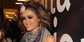 Kunjungi Makam Suzanna, Jupe Dihantui?