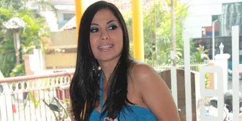 Emma Waroka: ‘SENGGOL-SENGGOL ASMARA’ Wajib Ditonton