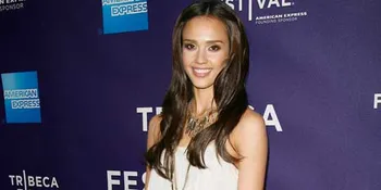 Jessica Alba Tak Sabar Rayakan Natal