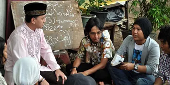 Ustad Zacky Dakwah Sambil Ngelenong