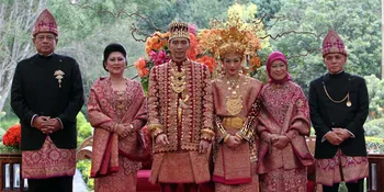 Resepsi Ibas - Aliya Pakai Adat Yogyakarta
