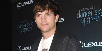 Wah! Ashton Kutcher Dipeluk Gorilla!