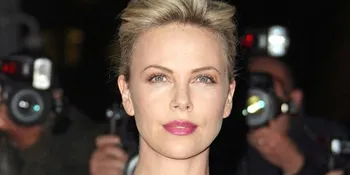 Charlize Theron 'Dibully' Kala Masih Sekolah