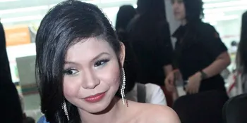 Mardiana Senang Bisa Nyanyi Bareng Ungu