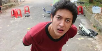 Ngefans Tantri, Dimas Anggara Jadi Model Klip Kotak