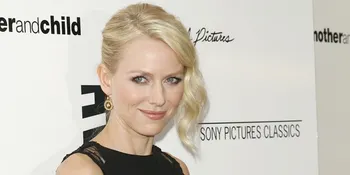 Naomi Watts Terlibat Skandal Nenek-Nenek