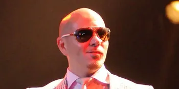 Penonton Mulai Serbu Konser Pitbull