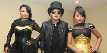 Kotak Jadi Pembuka Konser Simple Plan