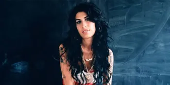 Amy Winehouse Tolak Isi Soundtrack James Bond
