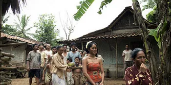 'SANG PENARI' Film Terbaik FFI 2011