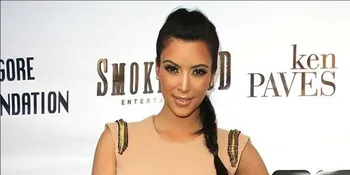 Kim Kardashian 'Warisi' Perhiasan Liz Taylor
