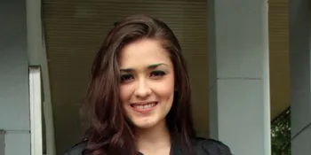 Yasmine Wildblood Nyaman Dimanajeri Ortu