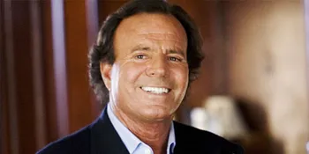 Julio Iglesias Tersanjung Jadi Artis Spanyol Tersukses